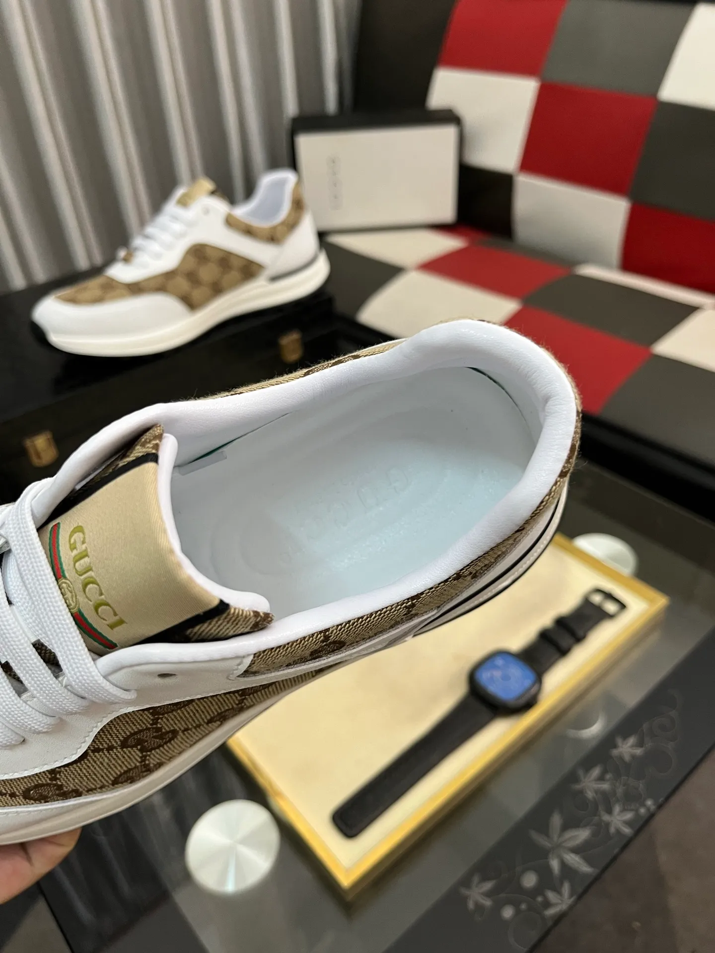 Men's shoes💰420⌚️⌚️[GUCCI] Gucci men's casual shoes are absolutely popular🔥The ultimate matching item for trendy men! The charm of super texture is irresistible, the main recommendation, the flower leather color is bright! The upper is made of high-quality cowhide + breathable fabric, sheepskin feet, wear-resistant rubber sole, noble and elegant! Extremely comfortable🎁🎁You can be as handsome as you want💪 38-442️⃣colors available